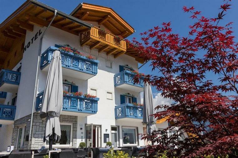 Hotel Milano Tione di Trento Exterior foto